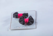 Cargar imagen en el visor de la galería, Double Bows - Negro con magenta
